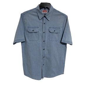 WRANGLER Comfort Flex Men’s Shirt Short Sleeves Light Blue. Denim. Size M. Used